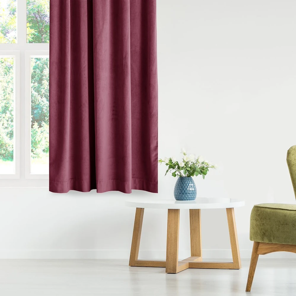 Naktinė užuolaida su žiedais AmeliaHome VELVET 140X245 cm, 1 vnt., spalva: burgundiška