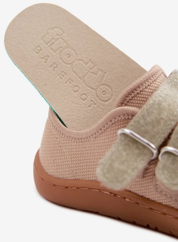 Vaikiškos barefoot šlepetės Froddo, smėlio spalvos