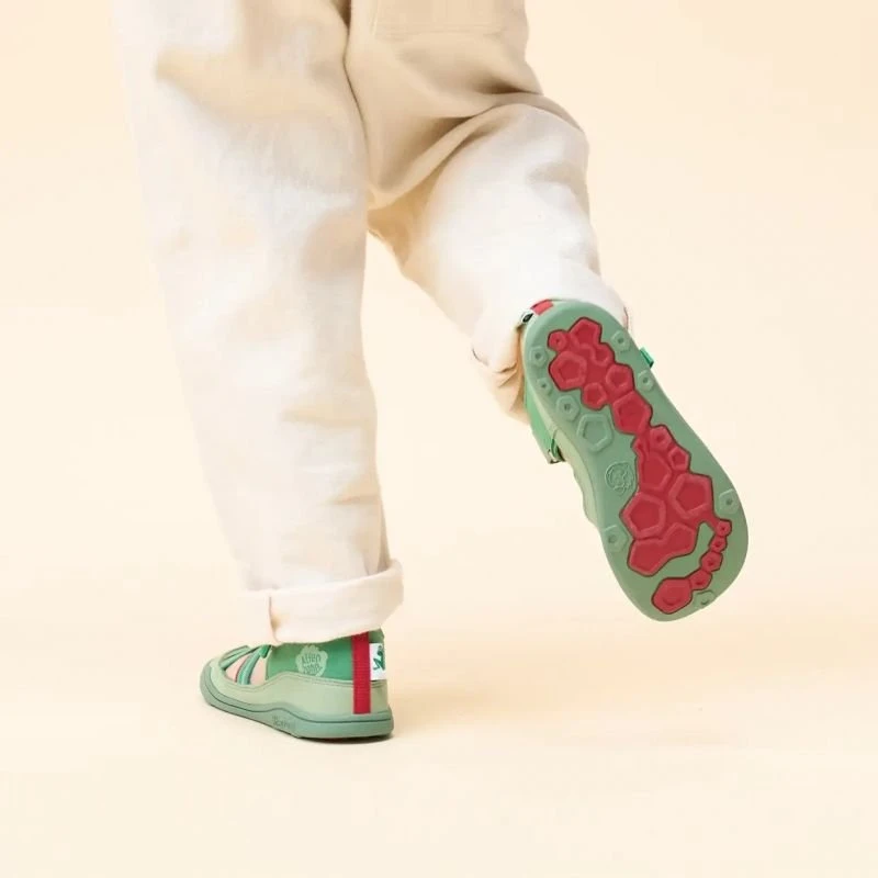 Vaikiškos barefoot tipo basutės su lipukais Affenzahn Breezy Frog