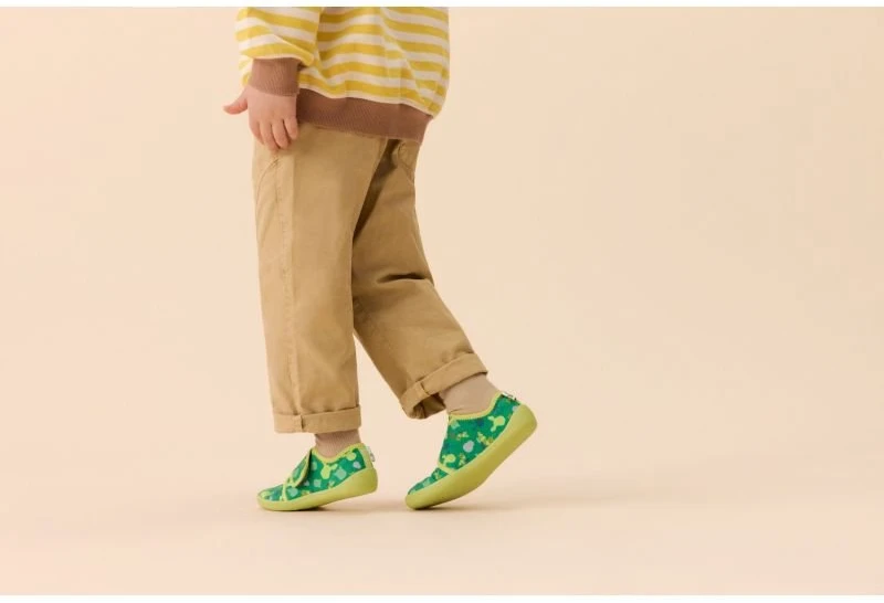 Vaikiškos barefoot tipo šlepetės Affenzahn Movy Caterpillar