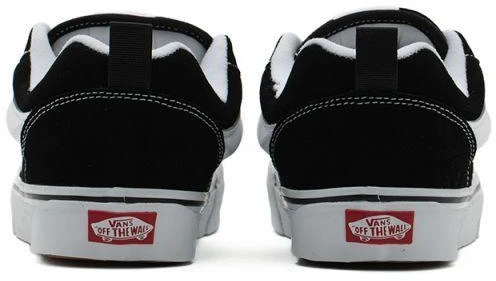 Vans Knu Skool Vyriški sportbačiai, Juodi/Tiesiai Balti (VN0009QC6BT)