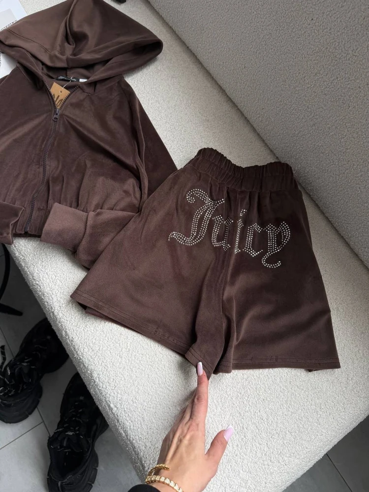 Veliūro kostiumas Juicy