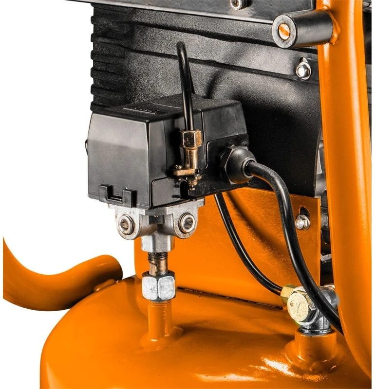 Neo Tools Vertikalus alyvos kompresorius 40 l, 230 V