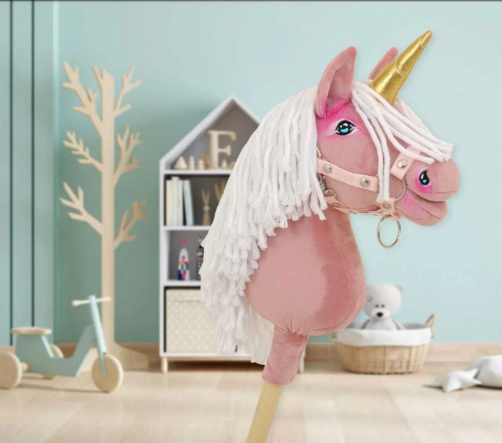 Vienaragis Hobby Horse lazdoje pastelinės rožinės spalvos su balta karčiais A4