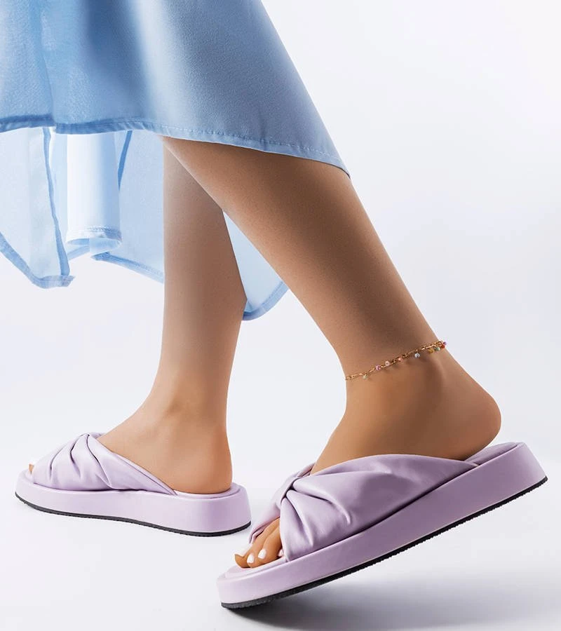 violetinės šlepetės