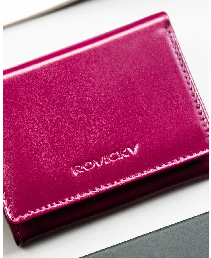 Violetinis portfel damski ze skóry naturalnej wyposażony w system RFID - Rovicky