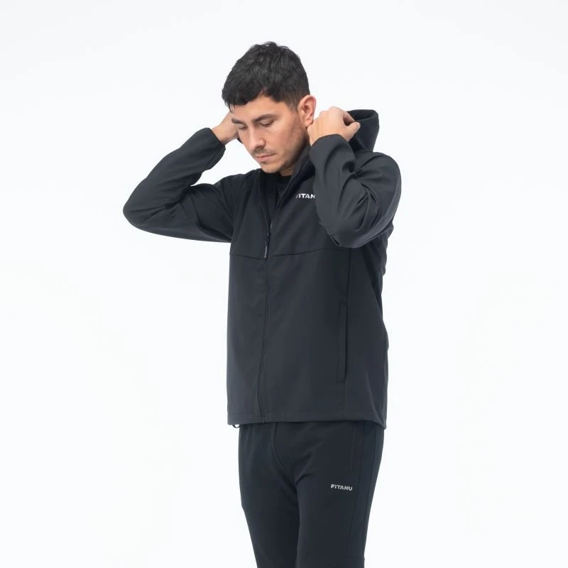 Vyriška softshell striukė su reguliuojamu gobtuvu Fitanu