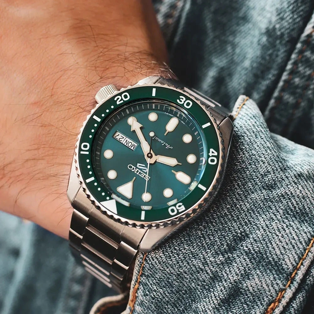 Vyriškas laikrodis Seiko 5 Sports SRPD61K1, sidabrinės ir žalios spalvos, su dėžute