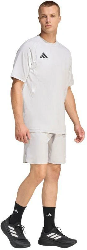 Vyriški adidas Tiro 26 kelioniniai marškinėliai, šviesiai pilki, KD1120