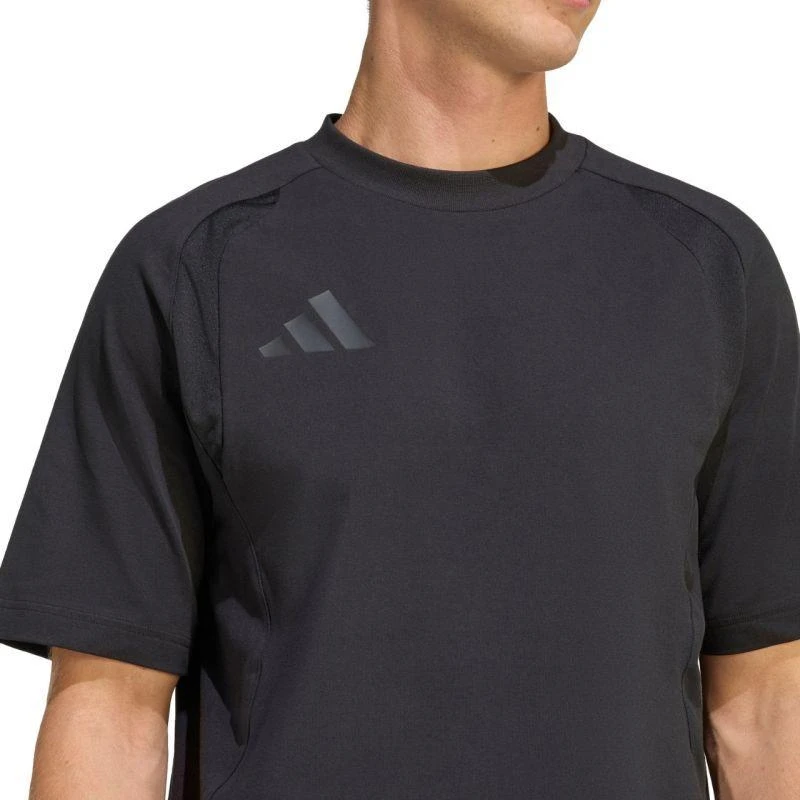 Vyriški adidas Tiro 26 kelioniniai marškinėliai, juodi, JM5543