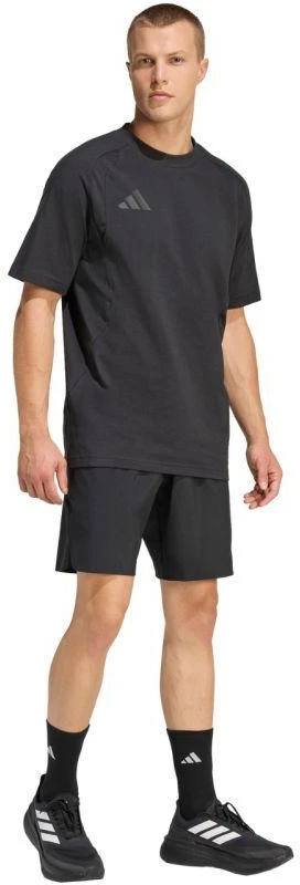 Vyriški adidas Tiro Travel Woven šortai, juodi, JM5542