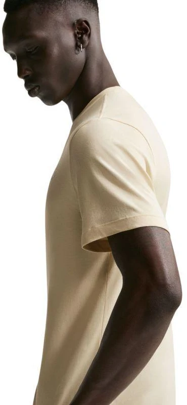 Vyriški marškinėliai Nike Club Tee, smėlio spalvos, AR4997 229