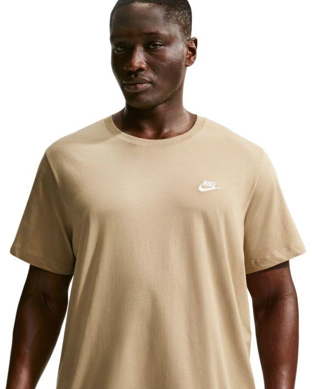 Vyriški marškinėliai Nike Club Tee, smėlio spalvos, AR4997 297