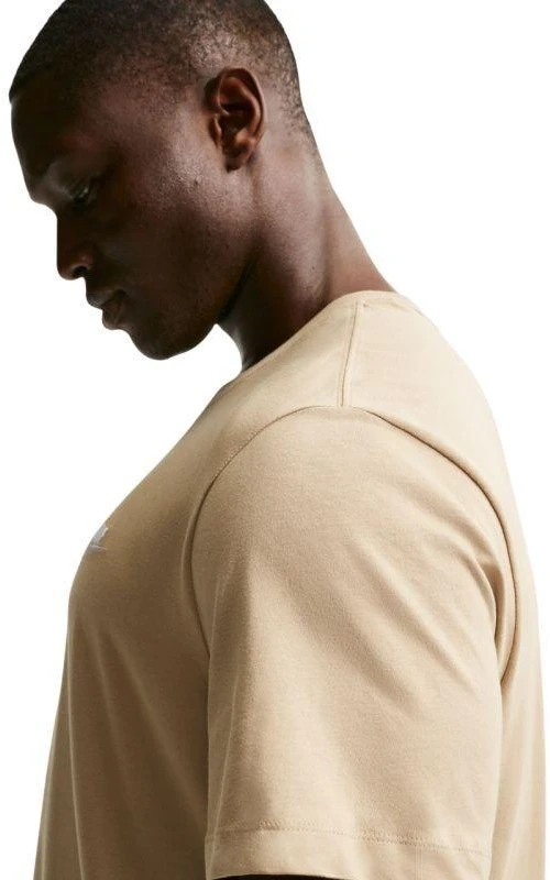 Vyriški marškinėliai Nike Club Tee, smėlio spalvos, AR4997 297