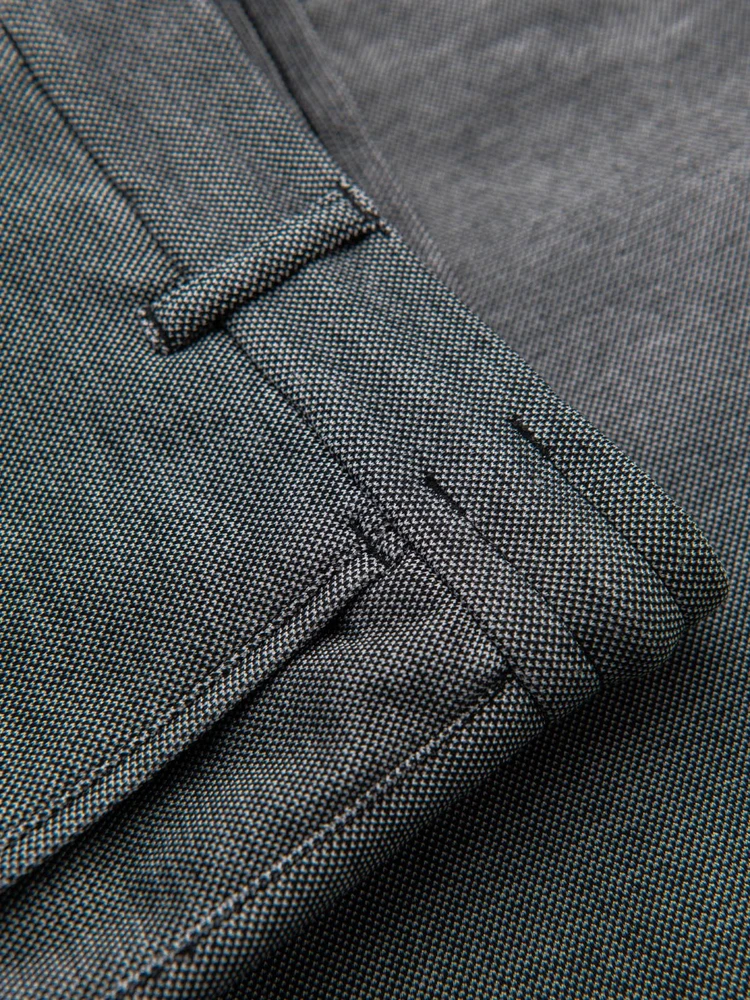 Vyriški pilki slim fit šortai iki kelių