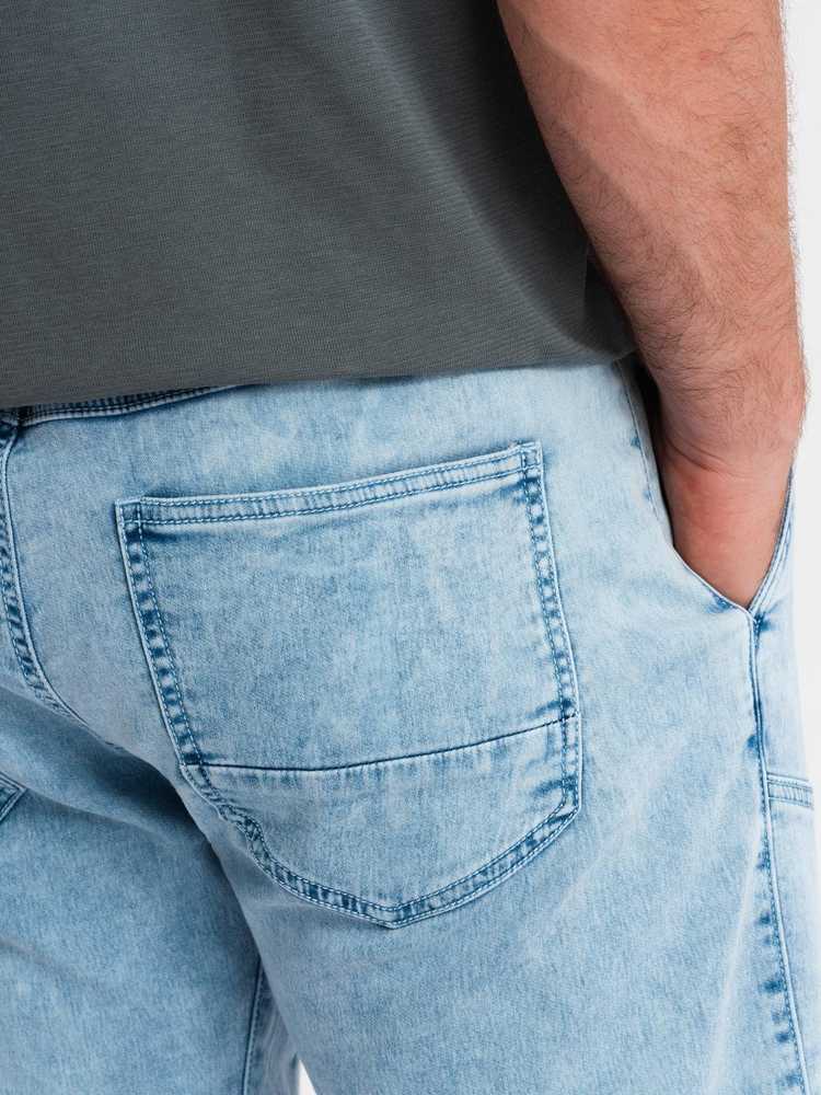 Vyriški šviesiai mėlyni džinsiniai šortai su dekoratyvinėmis siūlėmis