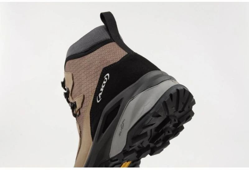 Vyriški žygio batai su GORE-TEX membrana AKU Adapta, smėlio ir juodi