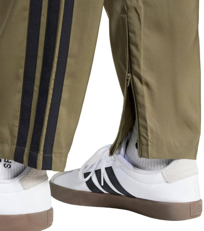 Vyriškos kelnės adidas Essentials Stanford su 3 dryželiais, atvirais kraštais, alyvuogių spalvos JE6401