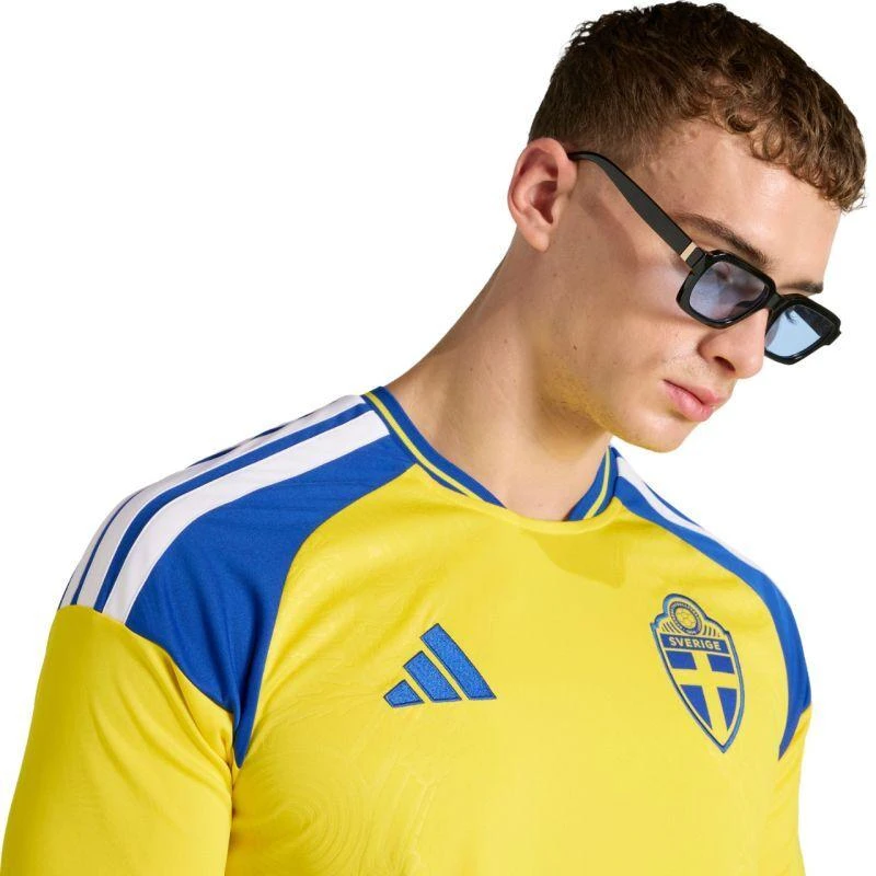 Vyrų adidas Švedijos 26 namų aprangos marškinėliai, geltonos ir mėlynos spalvos JM5814