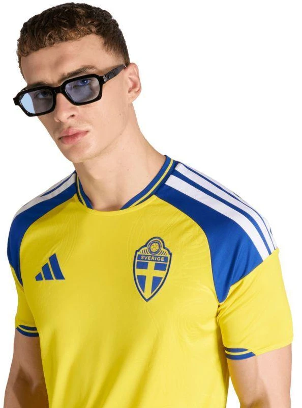 Vyrų adidas Švedijos 26 namų aprangos marškinėliai, geltonos ir mėlynos spalvos JM5814