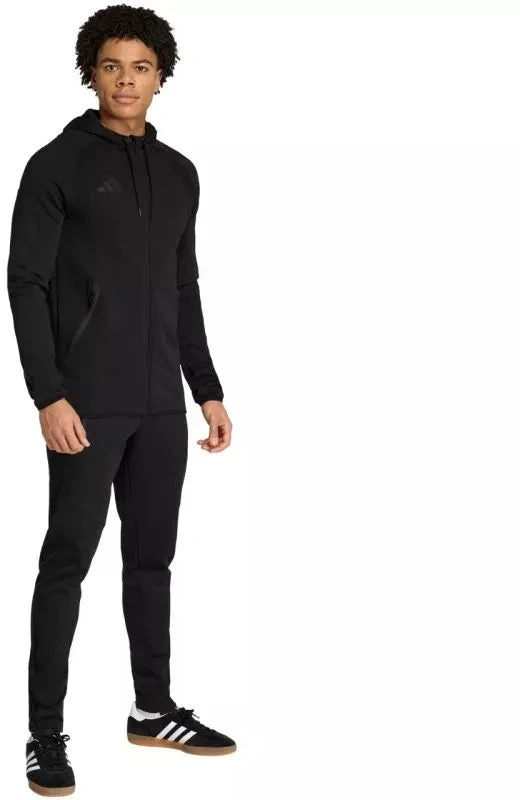 Vyrų adidas Tiro 26 Travel sportinės kelnės juodos KF6072