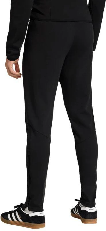 Vyrų adidas Tiro 26 Travel sportinės kelnės juodos KF6072
