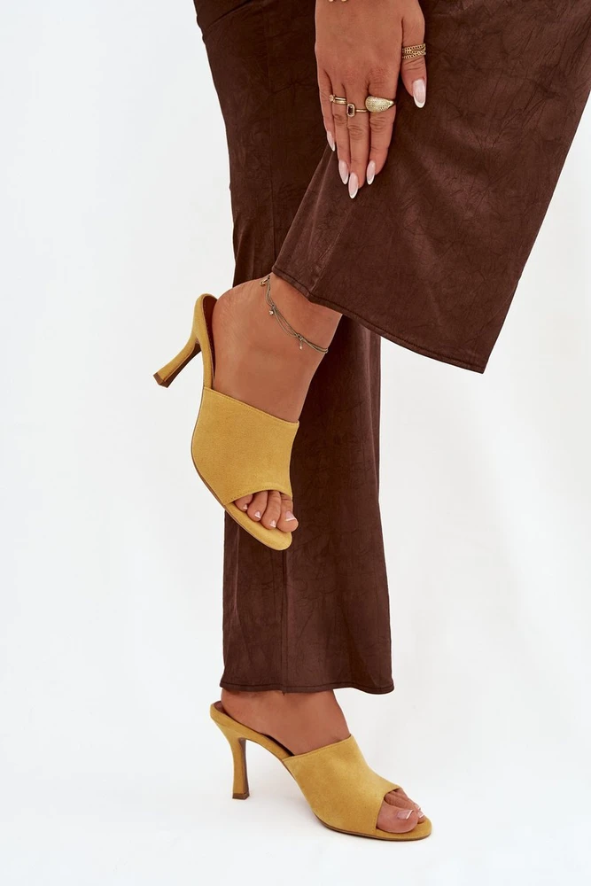 Women's Slip-On Shoes with Heel Made of Eco Suede Geltona Isolia