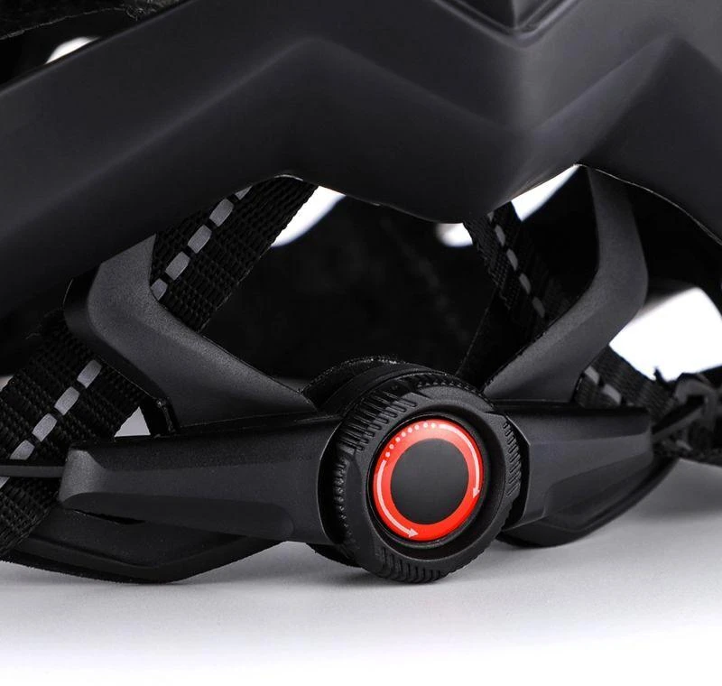 Wozinsky MTB dviračio šalmas su nuimamu skydeliu ir galiniu USB apšvietimu M - Juoda ir Balta