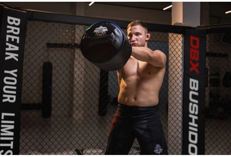 BUSHIDO XBag – Įranga funkcinėms treniruotėms su reguliuojamais svoriais (1–40 kg)