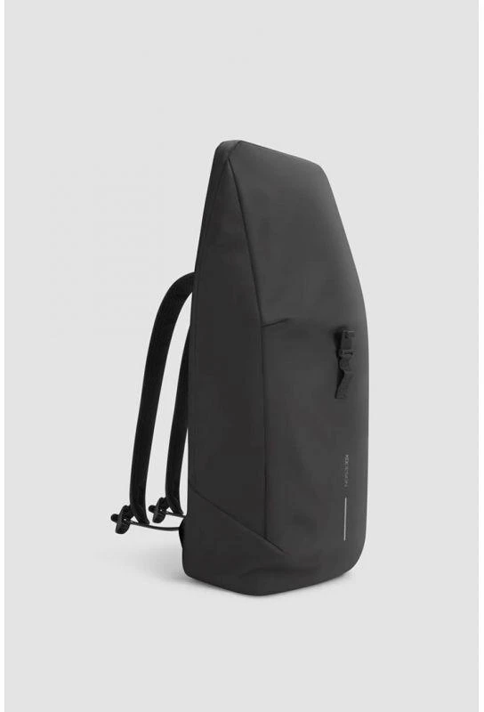 XD DESIGN Vandeniui atspari miesto kuprinė su atverčiamu viršumi, juoda PN: P706.2601
