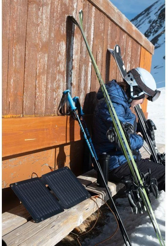 Xtorm XR2S14 mobiliojo įrenginio kroviklis Universalus Juoda Saulinis Lauke