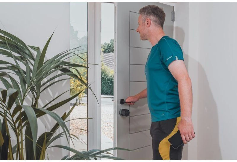 Yale Linus Smart Lock L2 Lite - išmanioji durų spyna Juodas