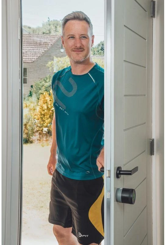 Yale Linus Smart Lock L2 Lite - išmanioji durų spyna Juodas