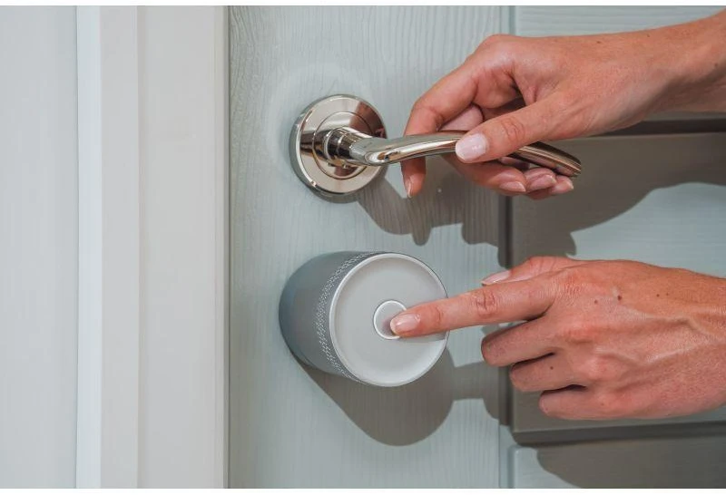 Yale Linus Smart Lock L2 Lite - išmanioji durų spyna Juodas