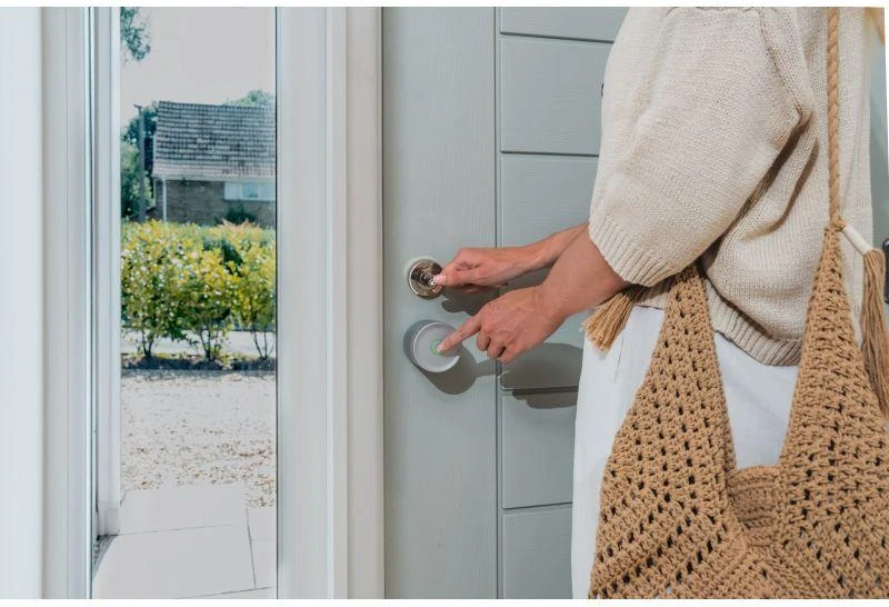 Yale Linus Smart Lock L2 Lite - išmanioji durų spyna Juodas