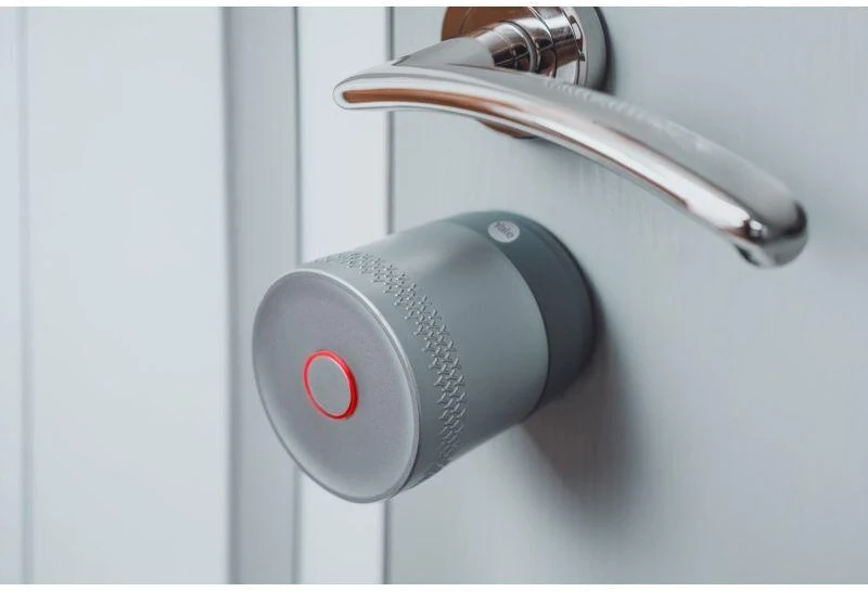 Yale Linus Smart Lock L2 Lite - išmanioji durų spyna (sidabrinė)