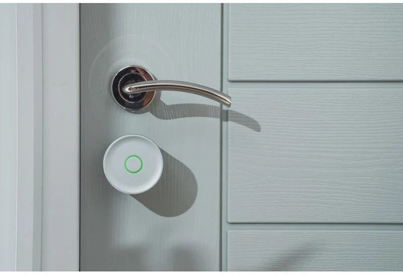 Yale Linus Smart Lock L2 Lite - išmanioji durų spyna (sidabrinė)