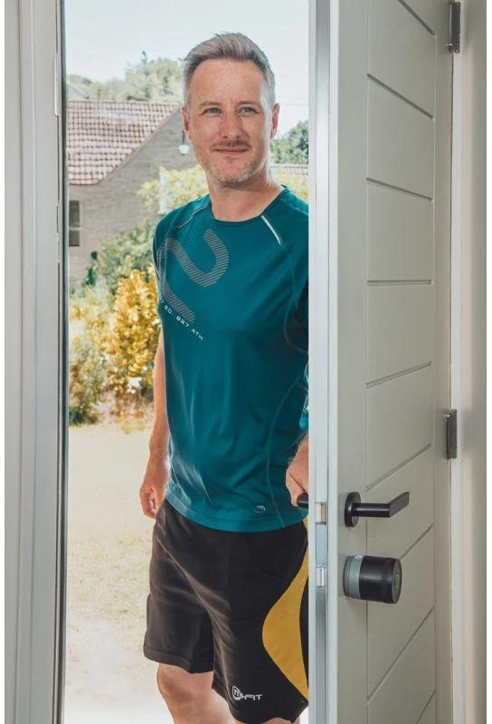 Yale Linus Smart Lock L2 Lite - išmanioji durų spyna (sidabrinė)