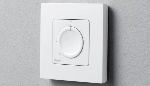 Šildymo valdymo sistema Danfoss Icon, termostatas 230V, programuojamas, potinkinis aprašymas - Prekės nuotrauka