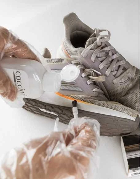 Priemonė pageltusiam sportinių batų padui atnaujinti – Coccine Sneakers Baltas Sole Restorer, 150 ml
