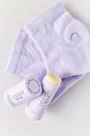 Voesh kulnų priežiūros rinkinys (22 ml. balzamas + 2 vnt. kojinės) levandų kvapo | VOESH Heel Repair Duo (Heel Repair Balm + Heel Socks) Lavender