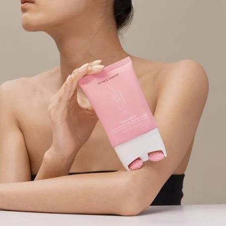 VOESH Smooth'd kūno kremas su masažiniu voleliu, 100ml | VOESH Smooth'd Refining Body Roller Creme 100ml