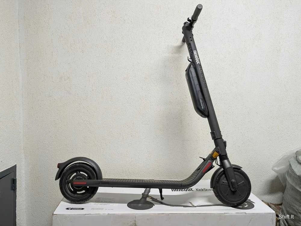Elektrinis paspirtukas Ninebot Segway E45 NAUDOTAS (Atnaujinta)