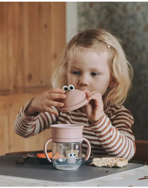 NOUI NOUI 360° puodelis-gertuvė, 250ml - The Frog Cup rosa