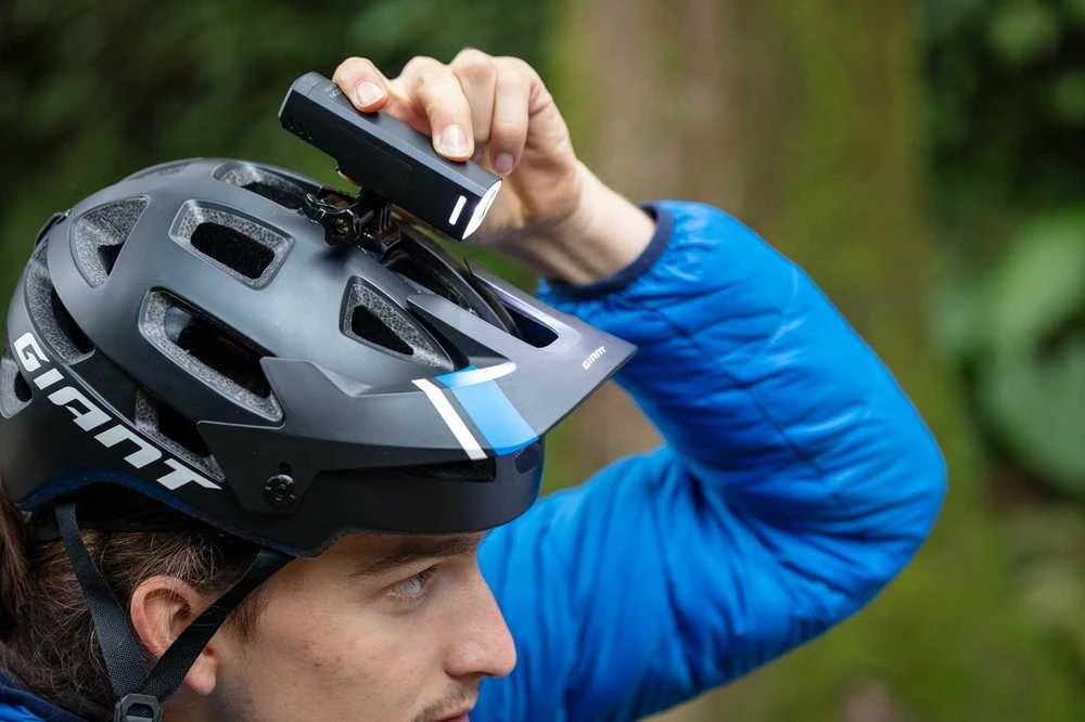 None Priekinis žibintas Giant Recon HL 1800