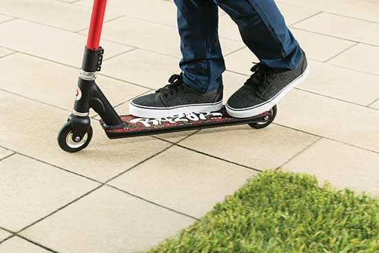 „Razor Beast V6 Stunt Scooter“, Raudona