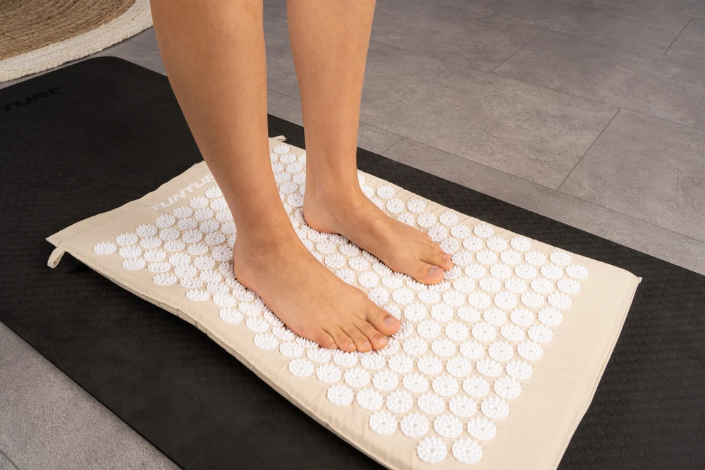 Kilimėlis TUNTURI ACUPRESSURE MAT AND PILLOW BEIGE