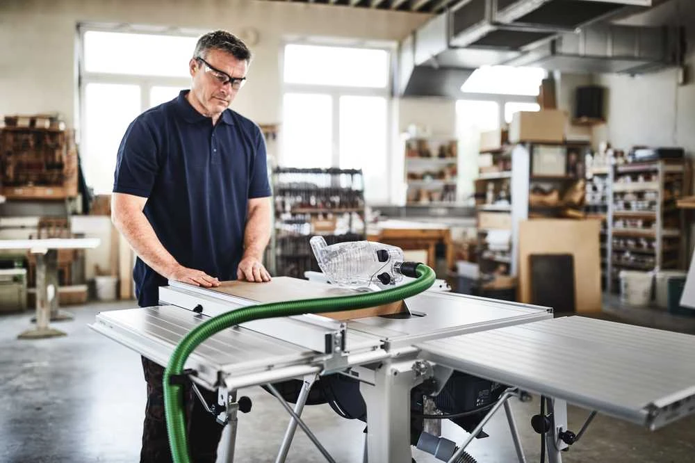 Festool TKS 80 stalo pjūklo prailginimo elementas naudojimo metu