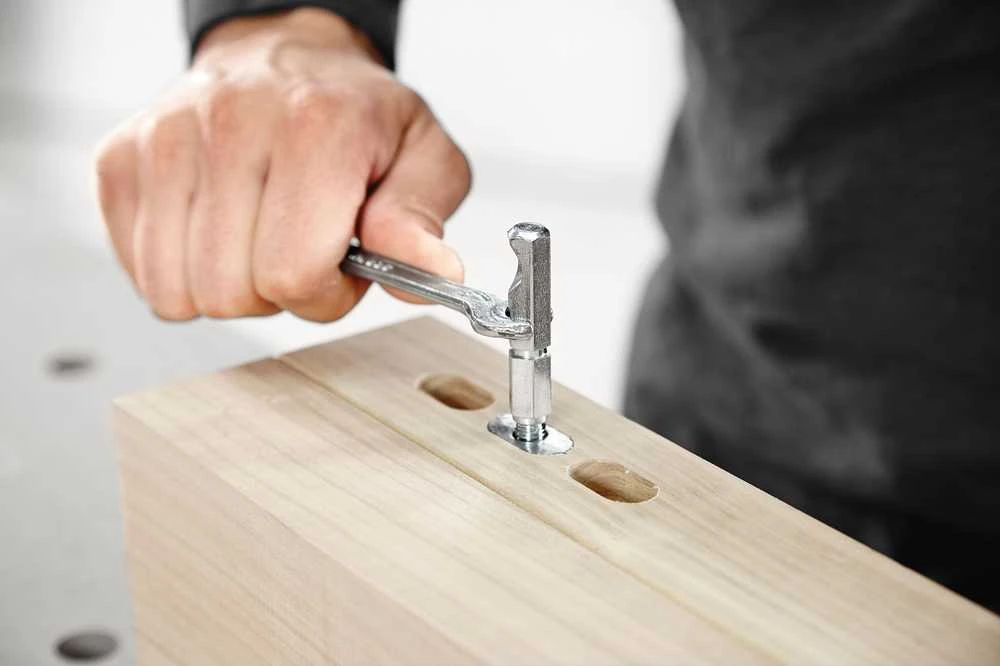 Festool sujungimo elementas veržiamas veržliarakčiu