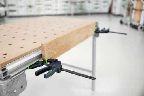 Festool spaustuvas FS-EZ 150/2 prispaudęs medieną prie stalo